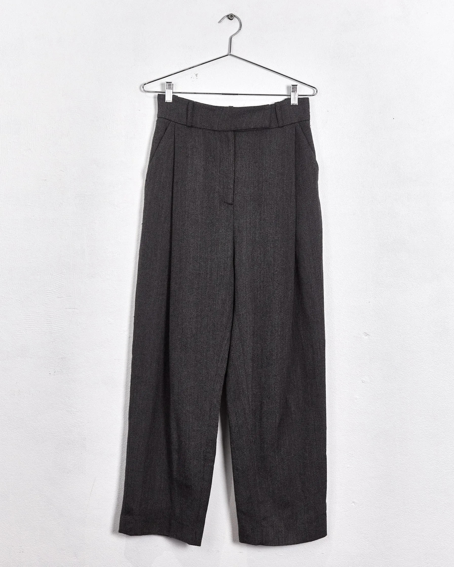 Totême 'deep pleat' herringbone trousers, grey, 10